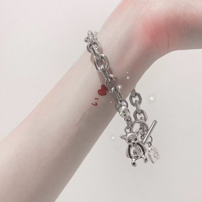 Vòng tay nữ khóa OT mặt hình gấu cực dễ thương - lắc tay hợp kim titan sáng bóng không gỉ