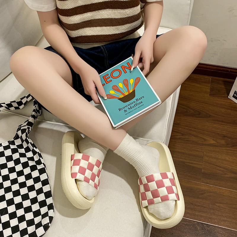 Dép bánh mì sọc kẻ caro