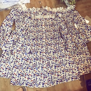 Váy hoa trễ vai mango