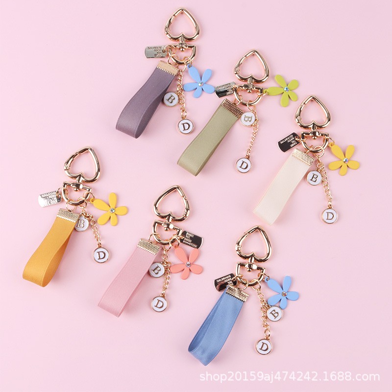 Móc khóa trang trí hình hoa dễ thương