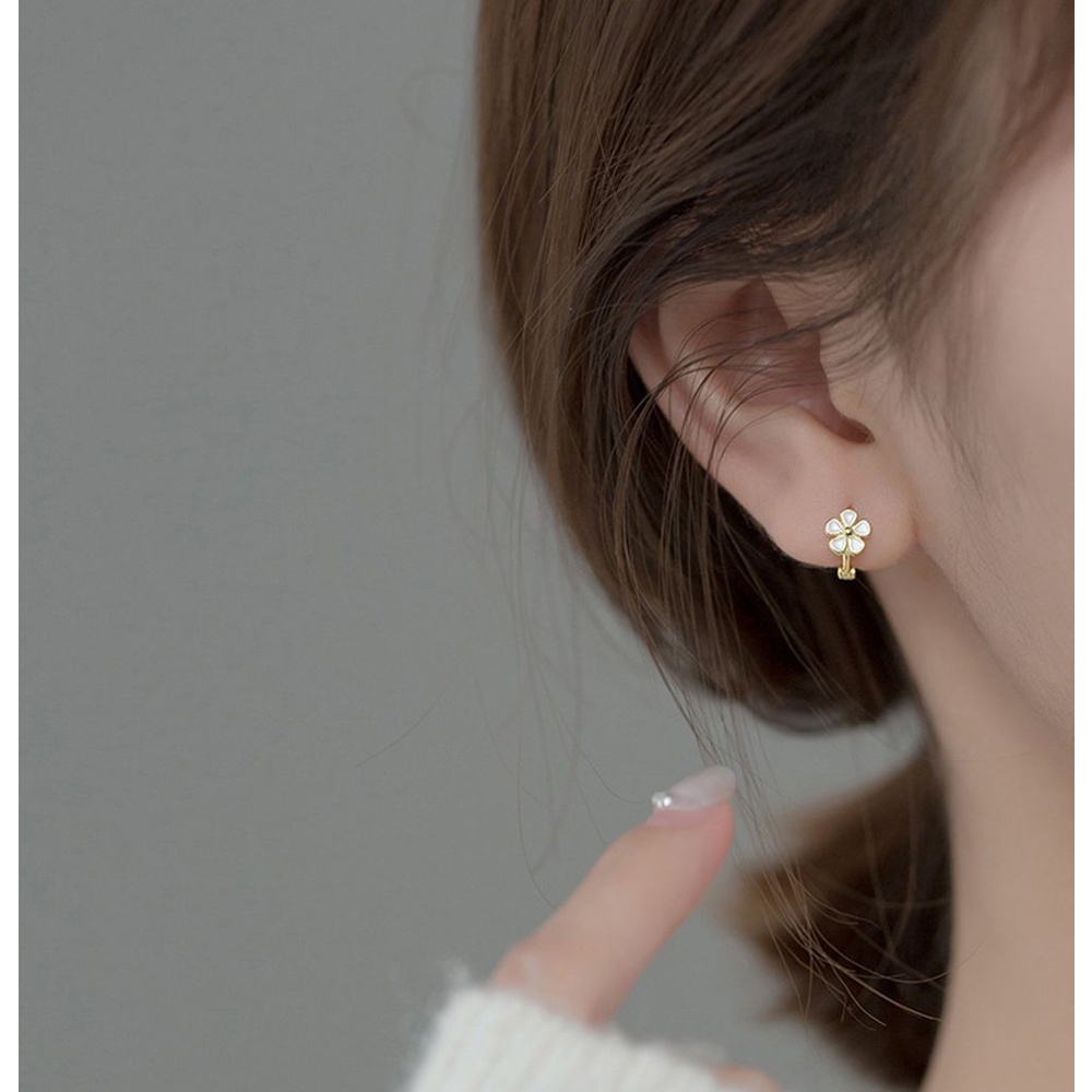 Khuyên Tai Hình Hoa Màu Bạc / Màu Sắc Lãng Mạn Phong Cách Hàn Quốc Thời Trang Cho Nữ