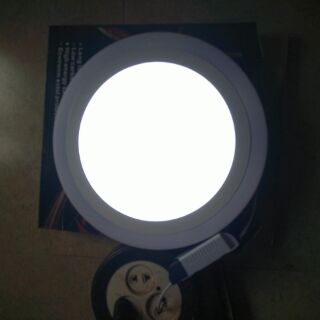 Đèn Led ốp nổi viền xanh
