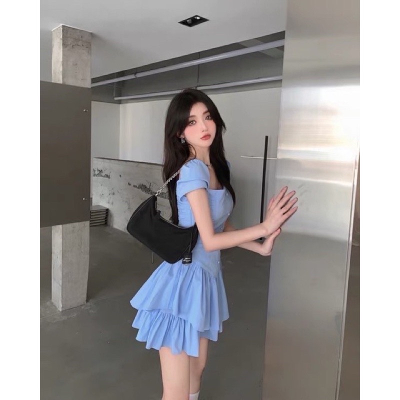 Đầm kiểu corset phối nút xoè tầng