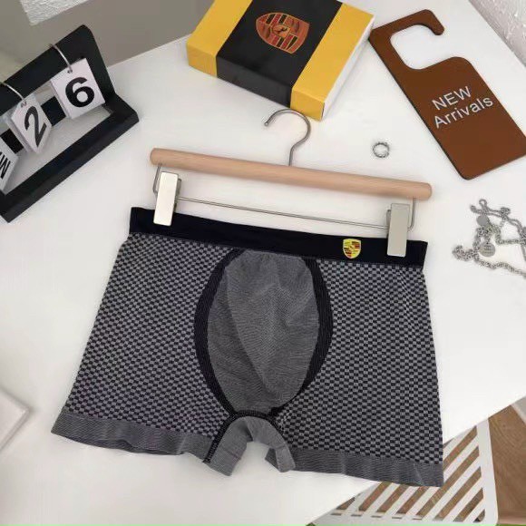 Hộp 3 Sịp đùi cao cấp mẫu mới, chất liệu thông hơi thoáng khí, co giãn 4 chiều, không gây khó chịu.