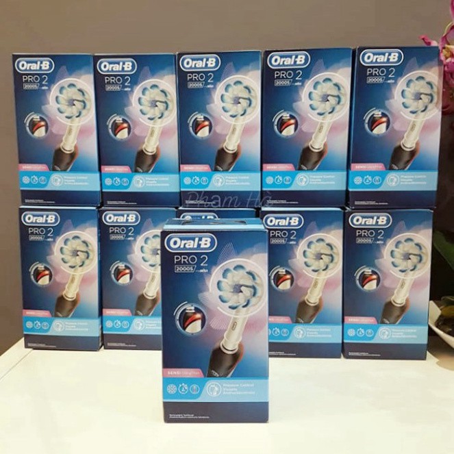 SALE KHÔ MÁU Bàn chải điện Oral-B Pro 2 2000 2000S 3D SALE KHÔ MÁU