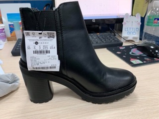 Boots Bershka