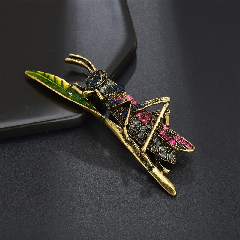 Ghim cài áo kiểu dáng bọ cánh cứng độc đáo sang trọng