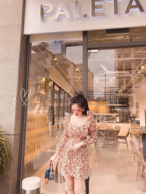 Đầm hoa cổ vuông phối bèo trên vai | BigBuy360 - bigbuy360.vn