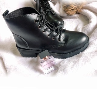 Giày nữ bốt (boot) da màu đen buộc dây