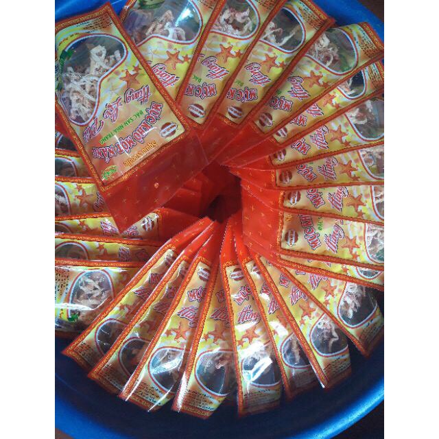 Mực Xé Sợi Hấp Cốt Dừa gói 50gr có kèm gói tương ớt | BigBuy360 - bigbuy360.vn