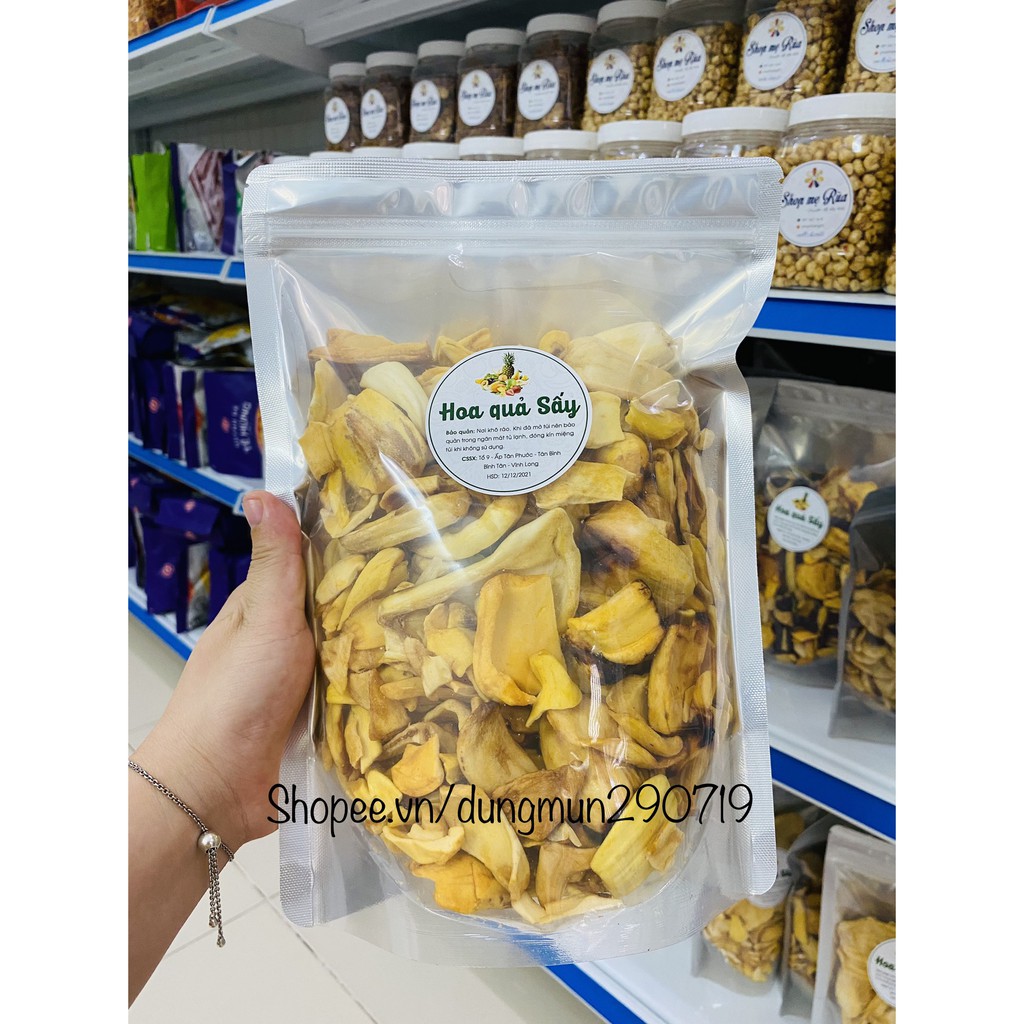 Chuối vỡ + Khô gà, Khô heo, Khô mực....