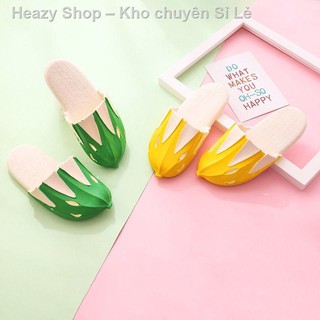 Dép trái chuối chống trơn dành cho tín đồ mê chuối