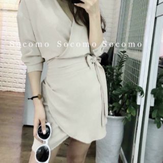 Đầm cổ bẻ xoắn eo cột dây