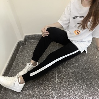Quần 1 line đỏ và đen sọc trắng