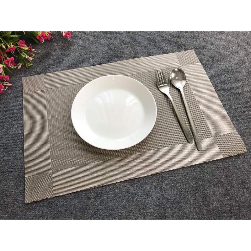 Tấm lót bàn ăn bằng nhựa cách nhiệt , chống trơn trượt 45cm x 30cm