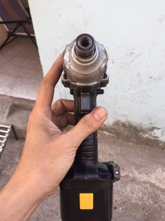 Máy bắn vít hitachi made in japan