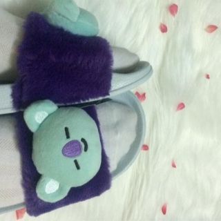 Dép bông BT21 HÀNG UNOFF