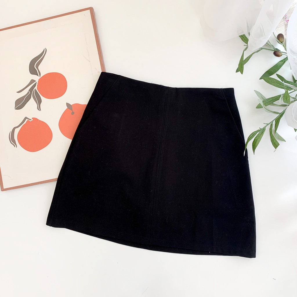 Chân váy thiết kế chữ A gân trước Friday | BigBuy360 - bigbuy360.vn