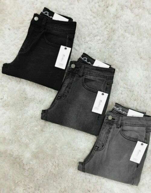 QUẦN JEANS Boyfriend MOTOJ. 3 Màu Xám
Quần Dài 9 Tấc
Đáy  Cao
. VỚI CHẤT LIỆU JEANS MỀM MẠI DỂ MẶC . CHUẨN Ở ĐÂY CHỨ  DA