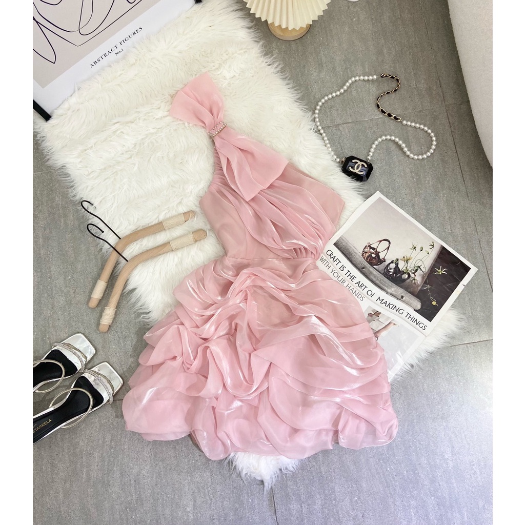 ĐẦM LỆCH NƠ VAI TƠ ÁNH NHŨ BÈO DÁNG BÍ