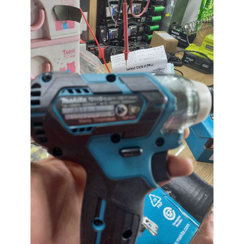 Máy  bắn vít makita TD111DZ