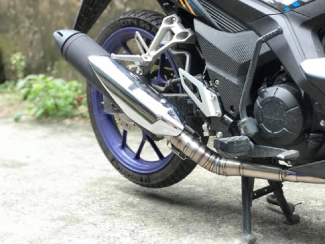 Lon pô thái đen có vỹ Suzuki Satria Raider