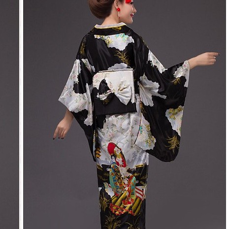 Kimono yukata hình cô gái Nhật bản, hàng về sau 10 ngày.