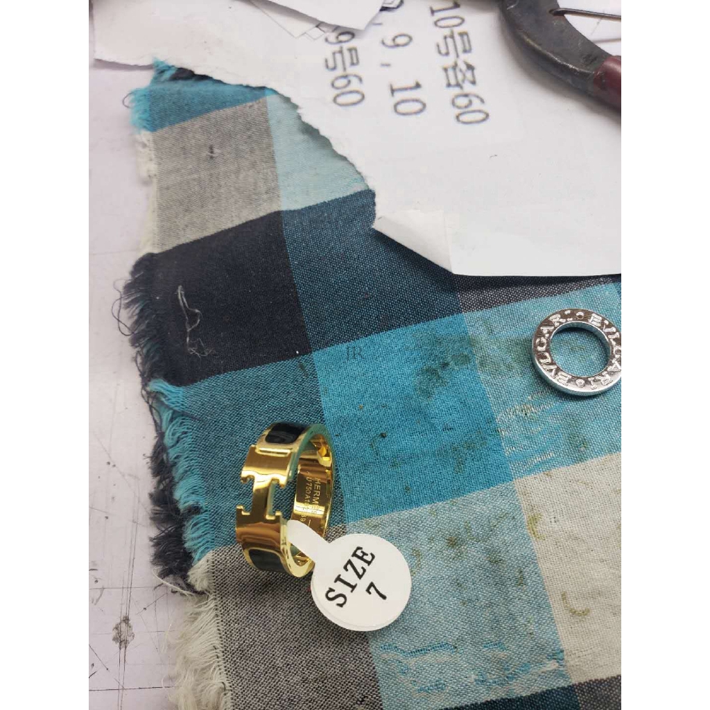 Replica BLACK CERAMIC LOGO CẮT VÀNG RING