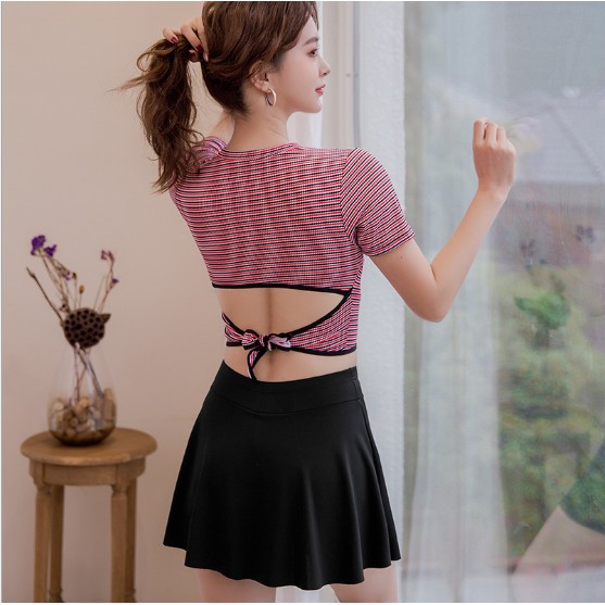 Bộ đồ bơi bikini nữ 2 mảnh chân váy áo croptop kiểu dáng khỏe khoắn 2020 | BigBuy360 - bigbuy360.vn
