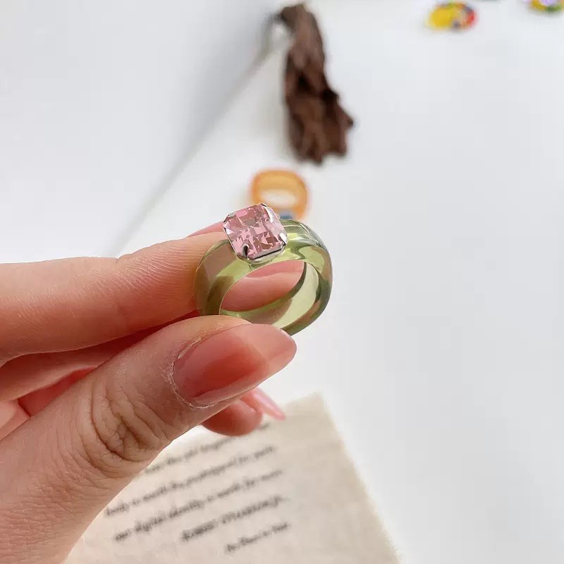 Nhẫn nhựa xanh lá/hồng
