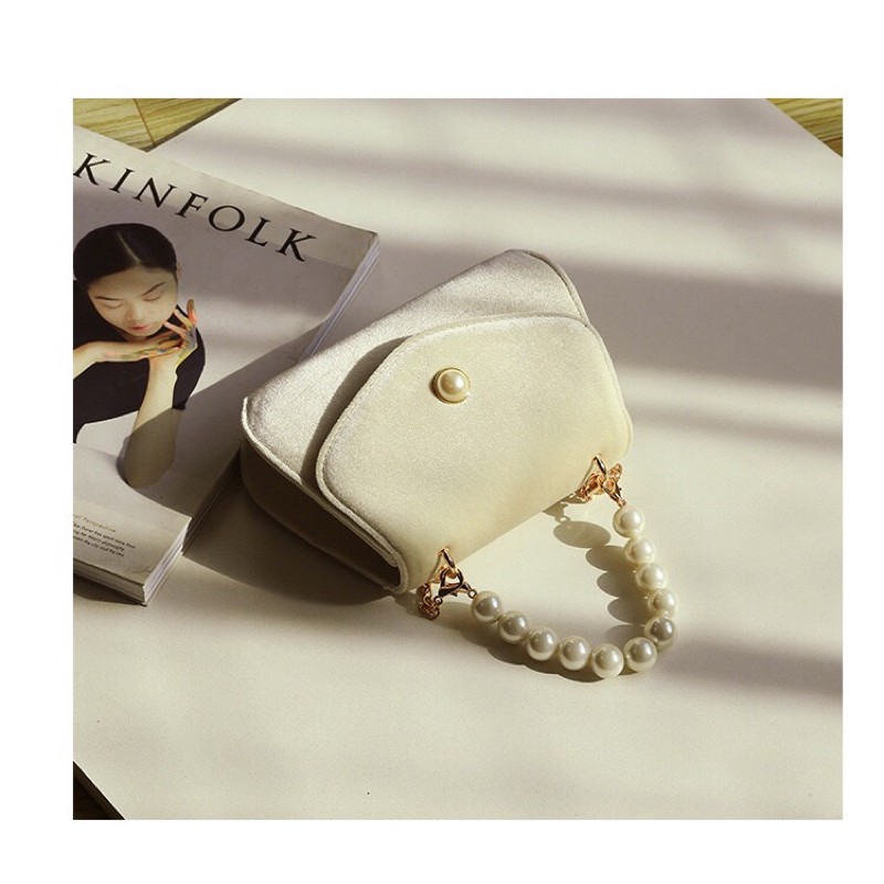 Túi đeo chéo da lộn kèm quay xách chuỗi ngọc sang chảnh 854 | BigBuy360 - bigbuy360.vn