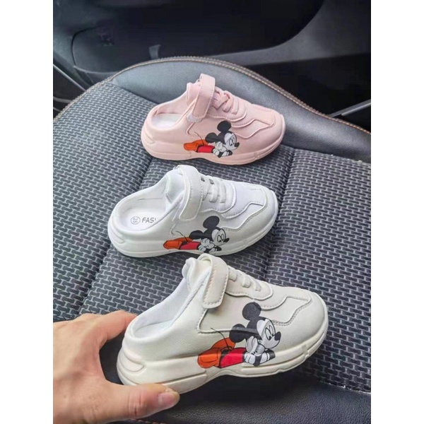 Sục míc ky bé gái siêu hót