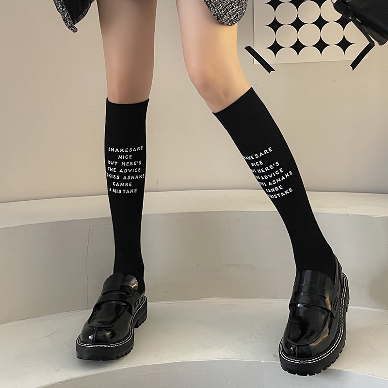 Tất Bắp Chân Cao Bằng Nhựa cotton In Chữ Màu Đen Cá Tính Thời Trang Thu Đông Kiểu Pháp