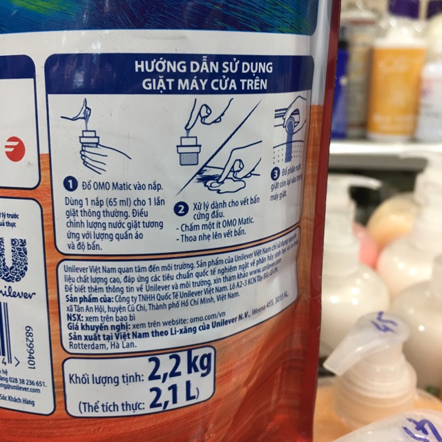 Nước giặt OMO Matic xoáy bay vết bẩn, loại bỏ mùi hôi 2,2kg