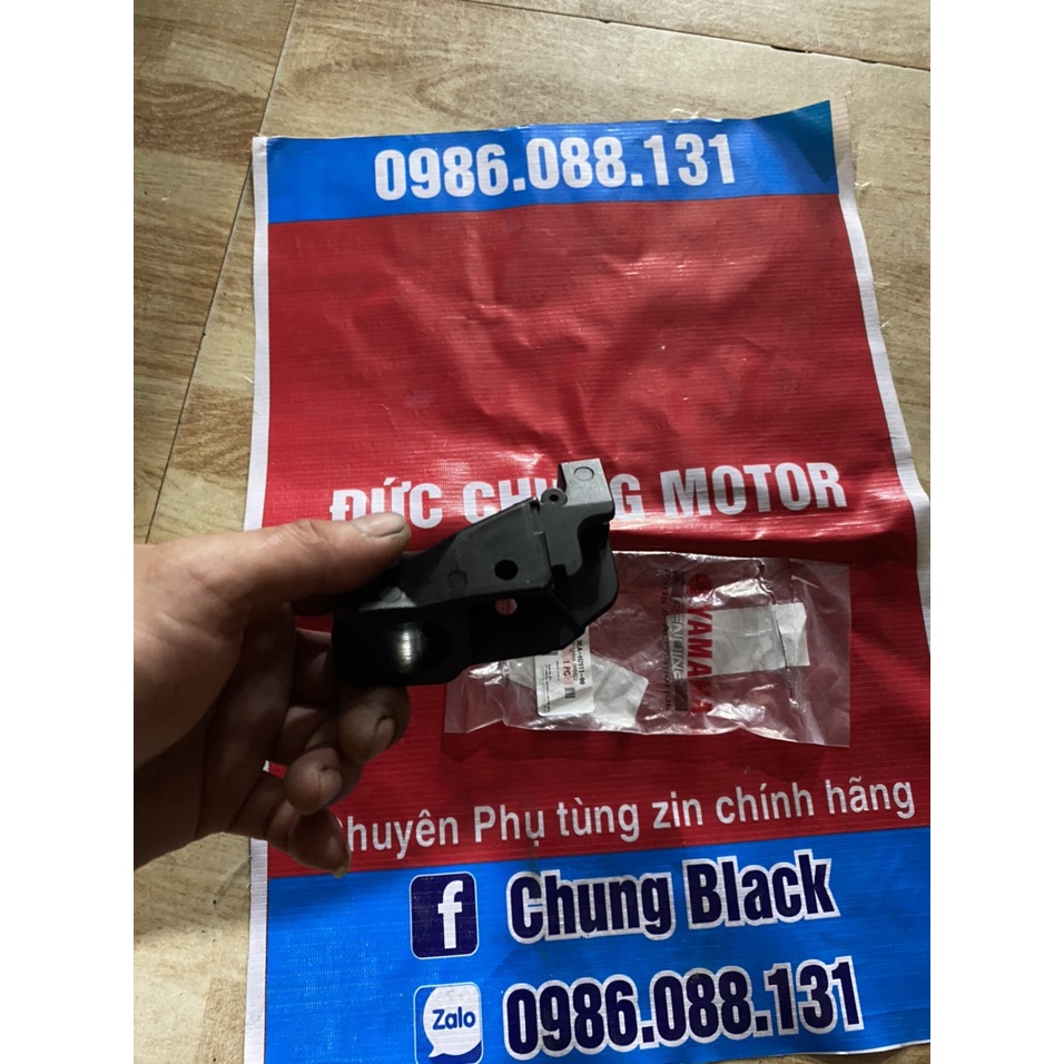 Cùm giữ Tay côn R15V3,MT15,TFX zin chính hãng