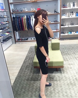Váy lệch vai