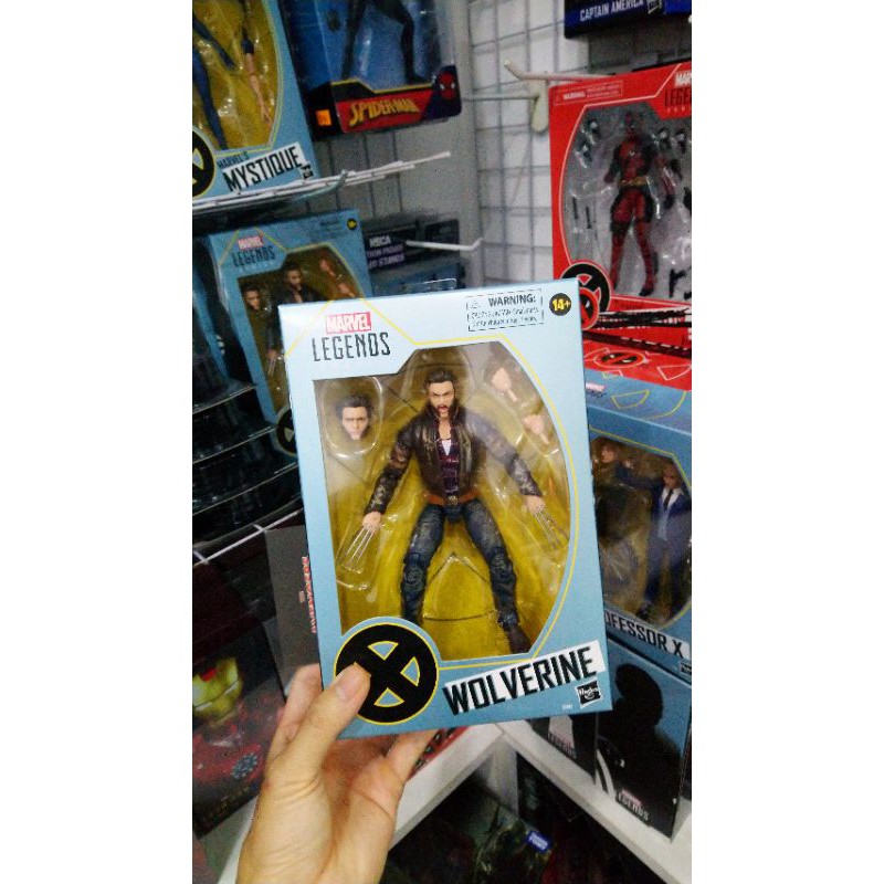 Mô hình Marvel Legends Wolverine áo khoác nâu