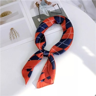 Khăn choàng cổ lụa vuông thanh lịch size 70x70cm
