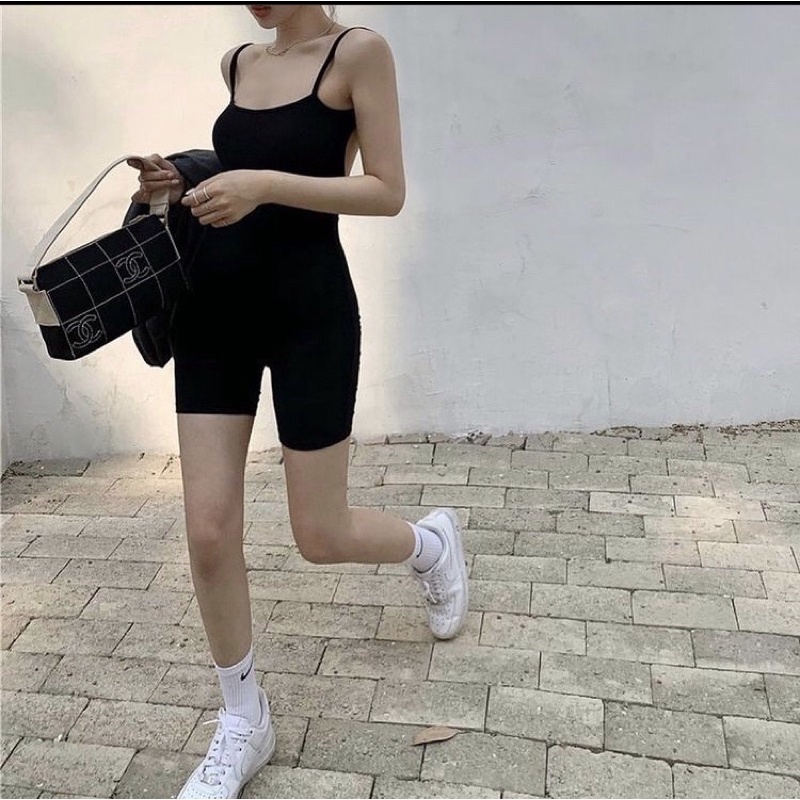 Playsuit khoét lưng sâu dáng biker | BigBuy360 - bigbuy360.vn