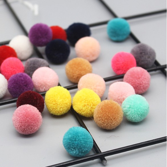 Set 50 Quả Cầu Lông Xù 1.5cm Nhiều Màu Sắc Dùng Để Làm Đồ Thủ Công Đa Năng