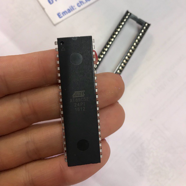 HOT-IC AT98C52 24PI kèm đế