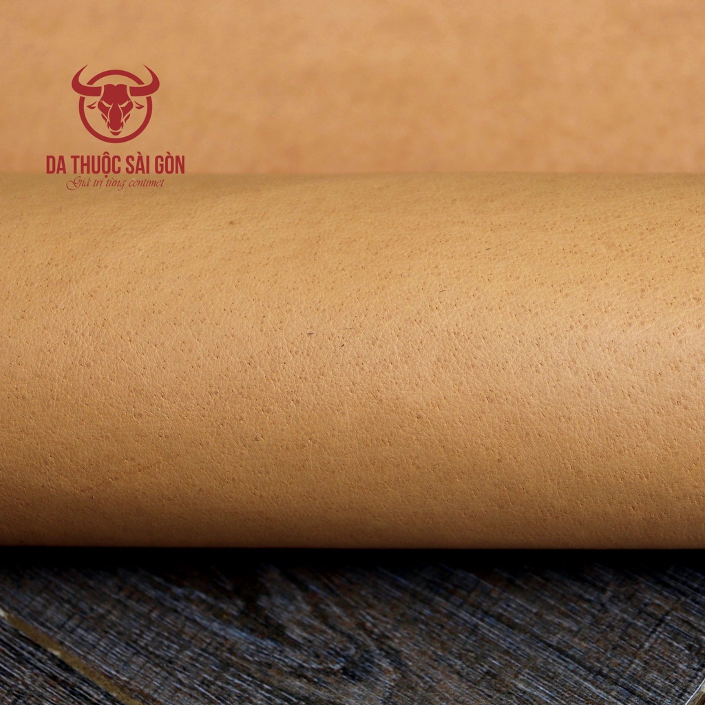 Da heo mặt cật cao cấp làm lót độ dày 0.6 đến 0.8 mm màu kem vàng thương hiệu Da Thuộc Sài Gòn - Da tấm