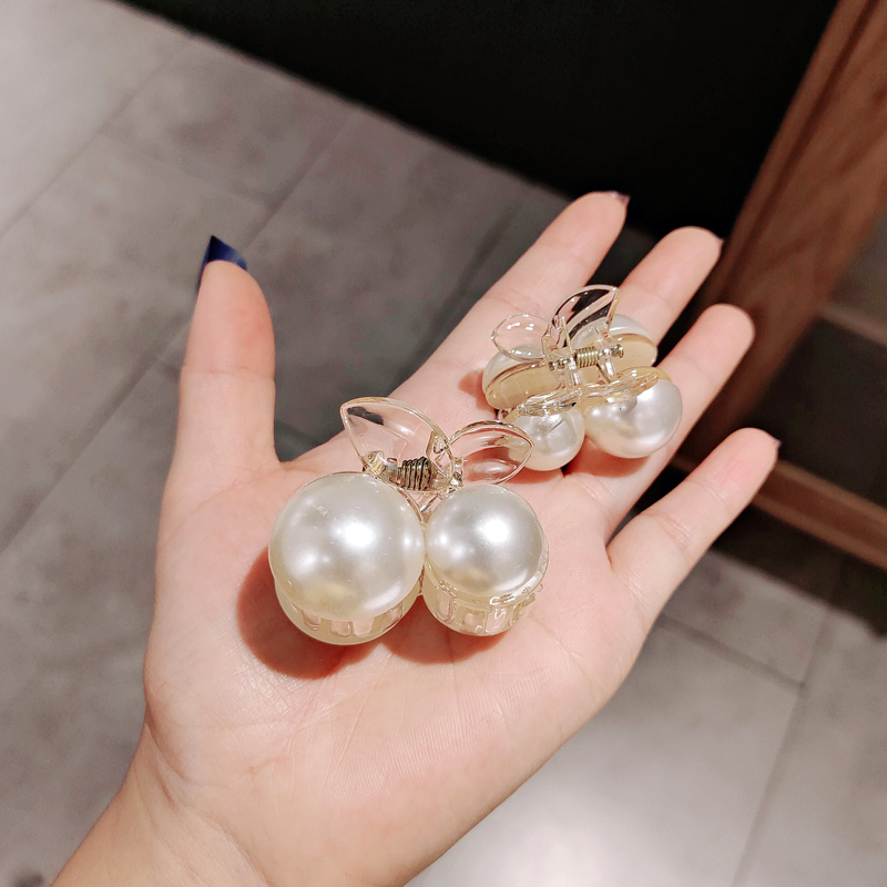 Kẹp Tóc Nữ Hình Cá Mập Đính Ngọc Trai Phong Cách Hàn Quốc
