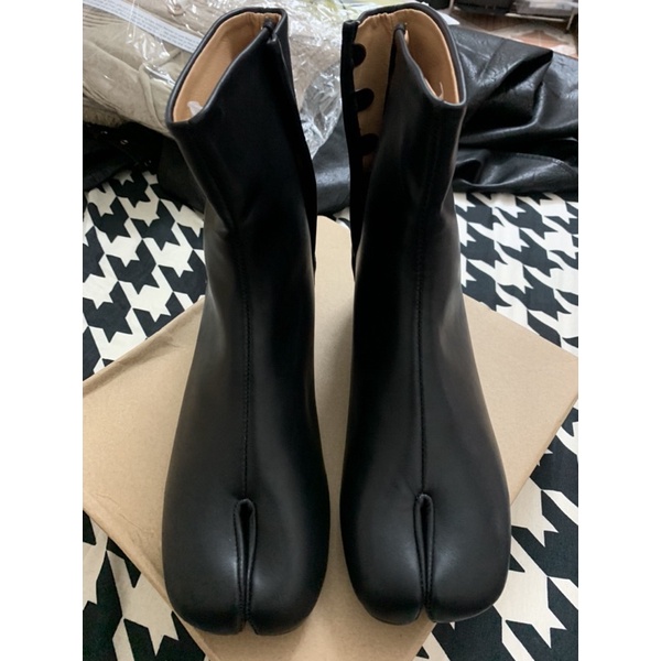 Giày boot nữ xẻ móng heo MAISON MARGIELA gót 3,5cm order