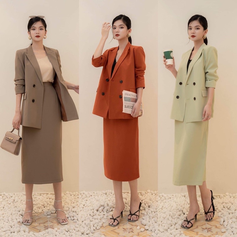 Áo Vest 4 Cúc Đen Tay Xẻ Gấu