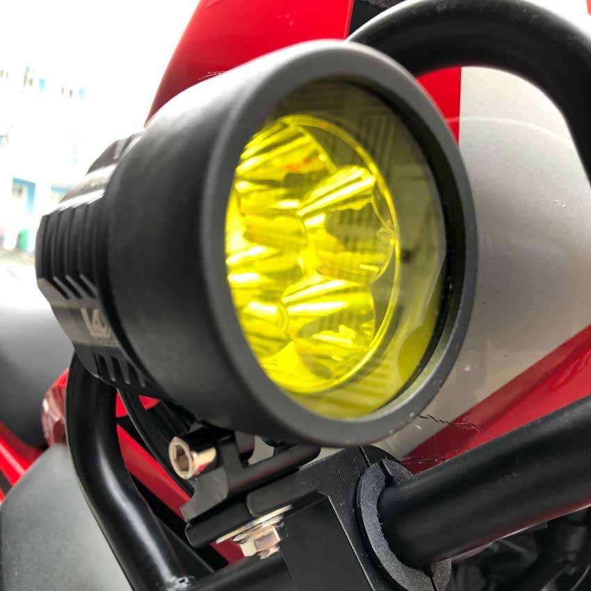 Đèn trợ sáng xe máy, đèn L4X SST20 kính tím tặng pat đèn trợ sáng chụp len vàng TikTakMoto