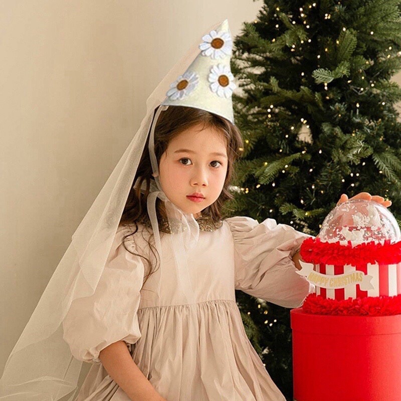 Mũ sinh nhật hoa cúc voan trắng công chúa nổi 3D