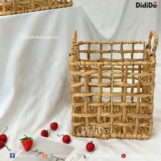 Giỏ lục bình đan thưa khung sắt