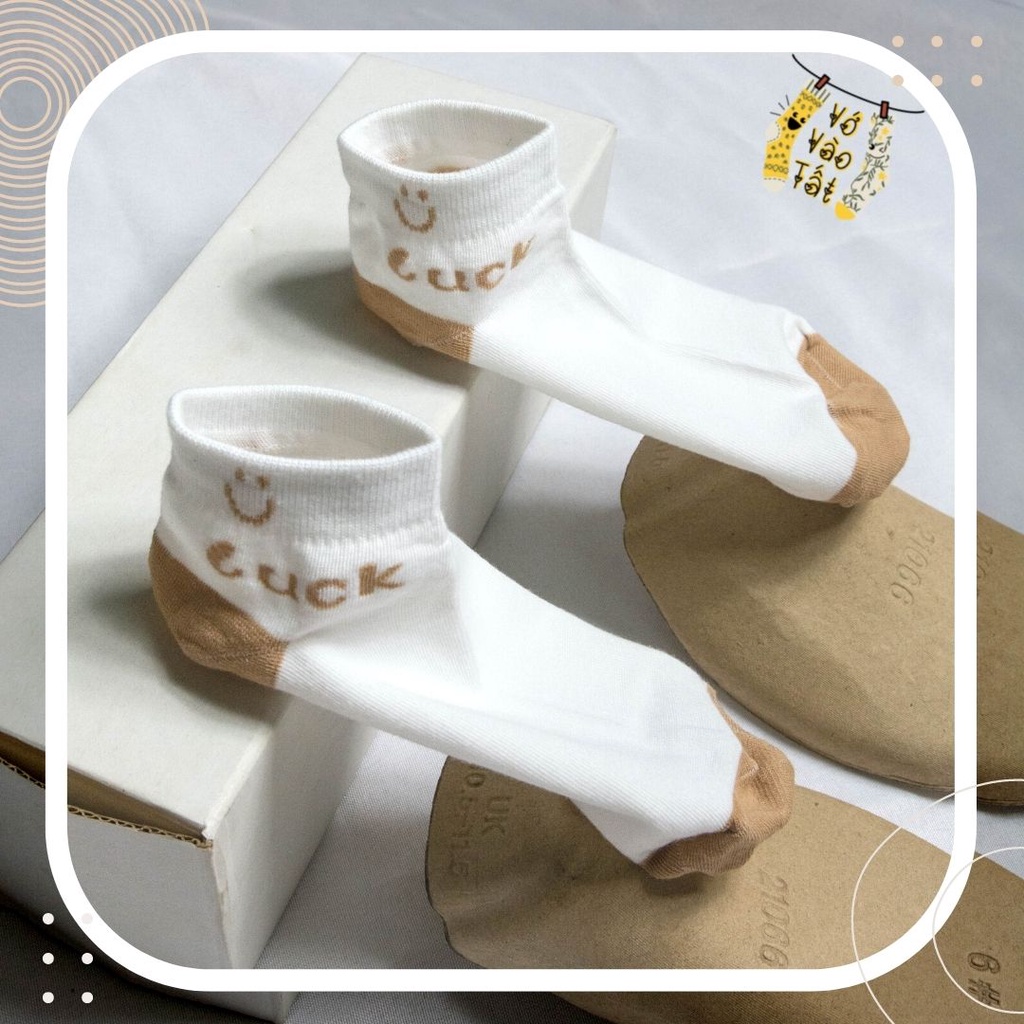 TẤT VỚ NỮ CỔ NGẮN TRẮNG HỌA TIẾT NÂU CÀ PHÊ