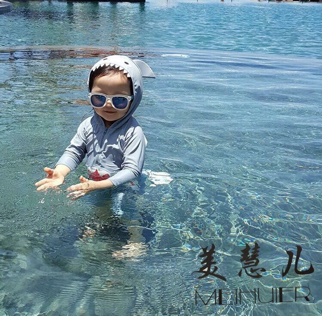 Bộ bơi liền thân Shark